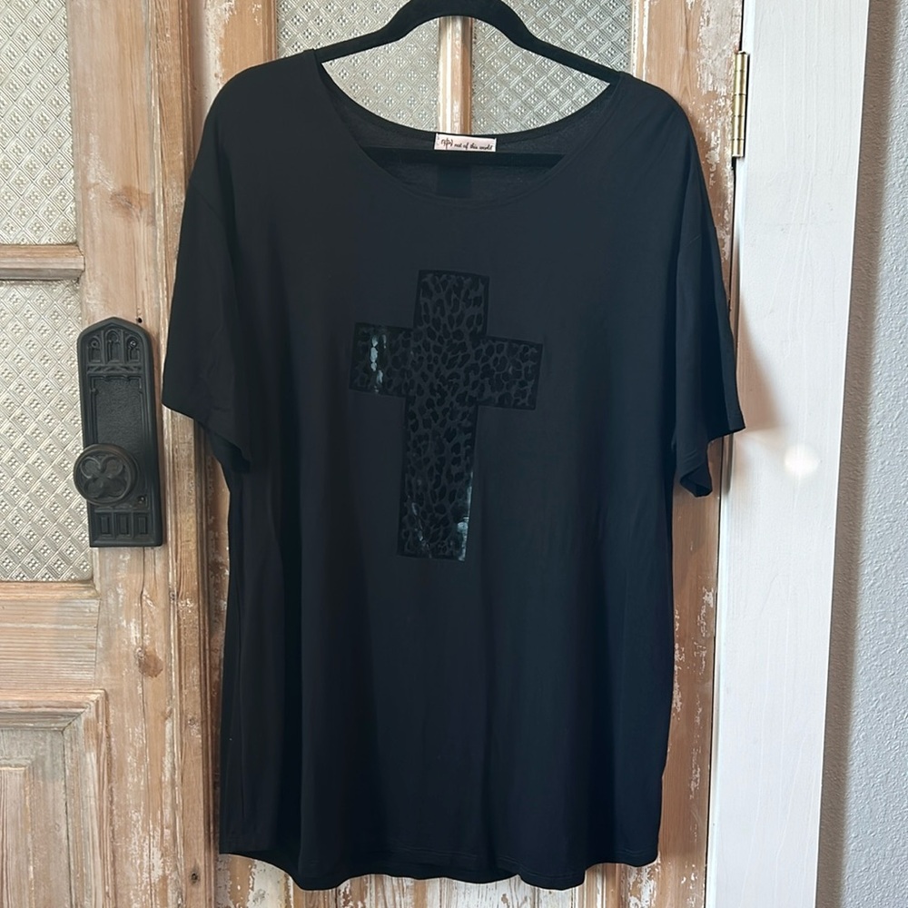 Women Not Of This World Top, Black, Cheetah, Cross, Size 2XL